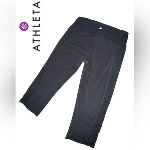 🌼Athleta Relay reflective capri size small 22” inseam excellent condition